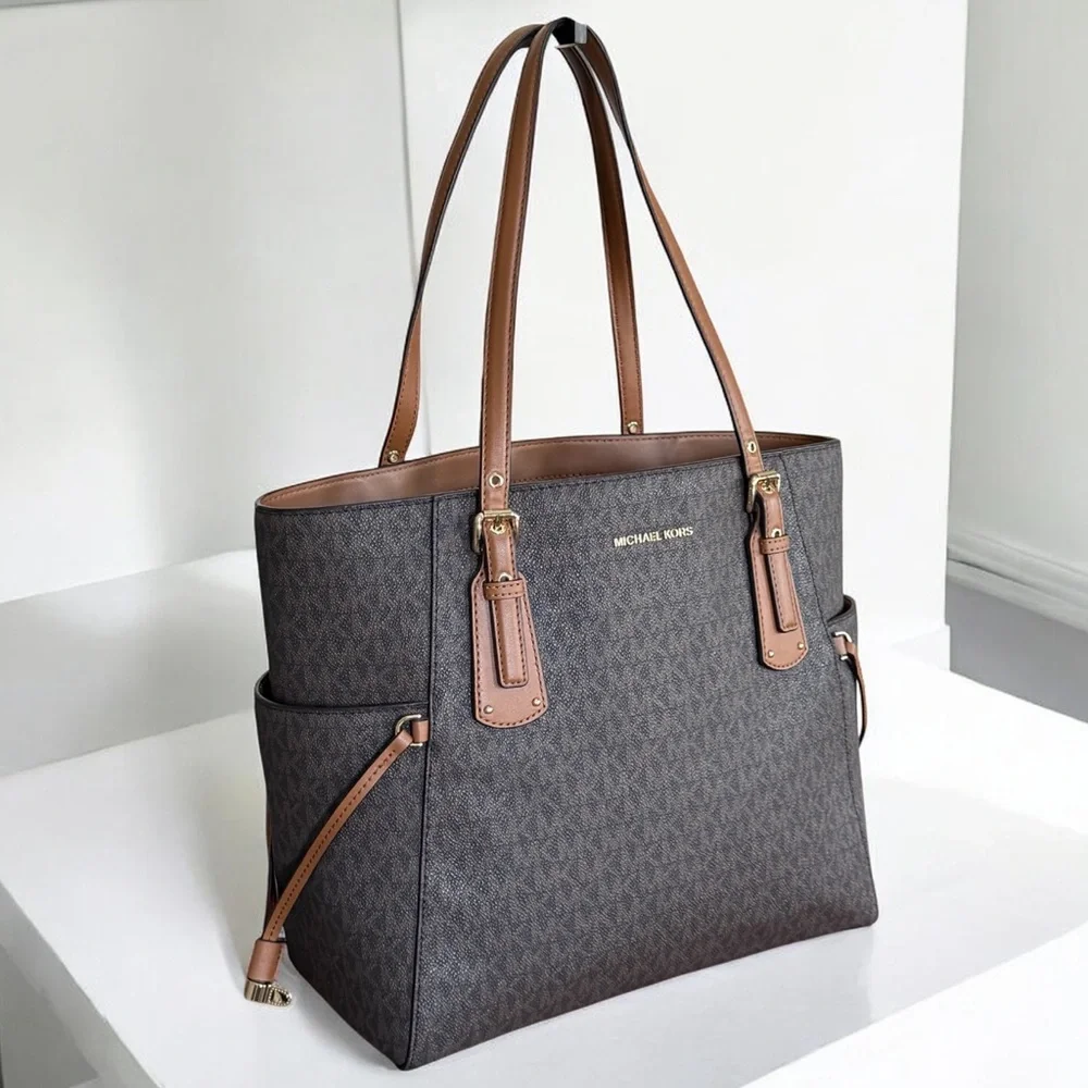 Michael Kors Voyager East West Tote Bag! EUC!! - Picture 3 of 15